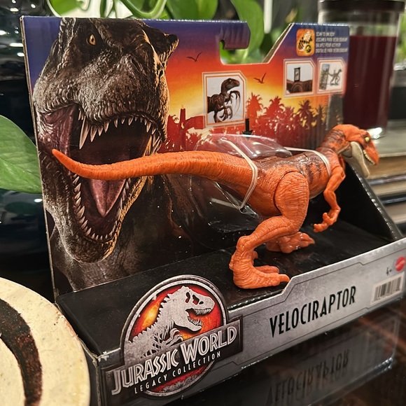 Jurassic World legacy collection Velociraptor slashing action Dinosaur Dino - Picture 4 of 9